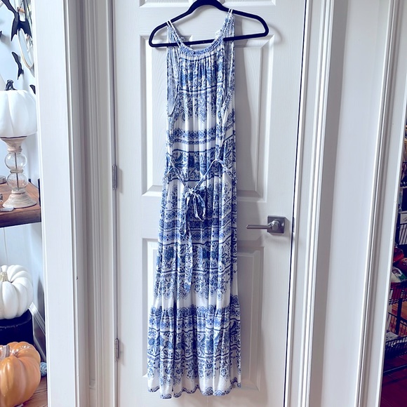 LOFT Dresses & Skirts - Loft- belted maxi dress